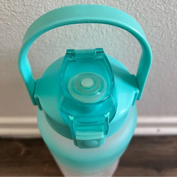 Water Bottle Jug 64oz Built-in Straw Time Marker Gradient Blue Pink Sport Gym - Picture 5 of 11